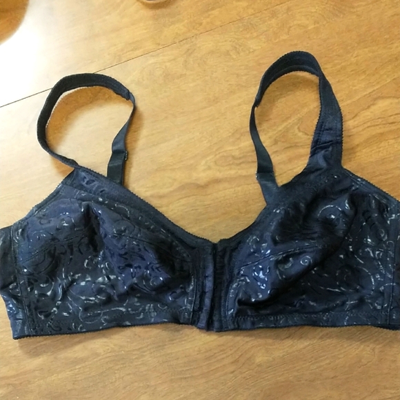 🤩 Bundle 3 For $15 🤩 Thin Black Front Clasping Bra Size 40C - Picture 1 of 7